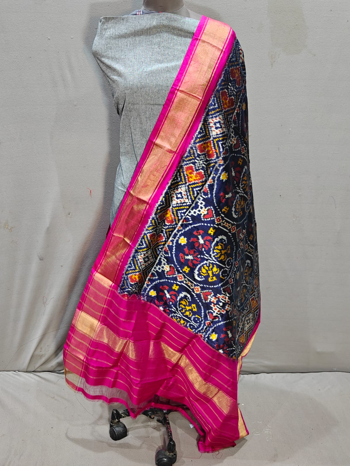Pochampally IKKAT SILK duppata*
🎉*Length: 2.5 meters*
🎉*Height: 36 inches*