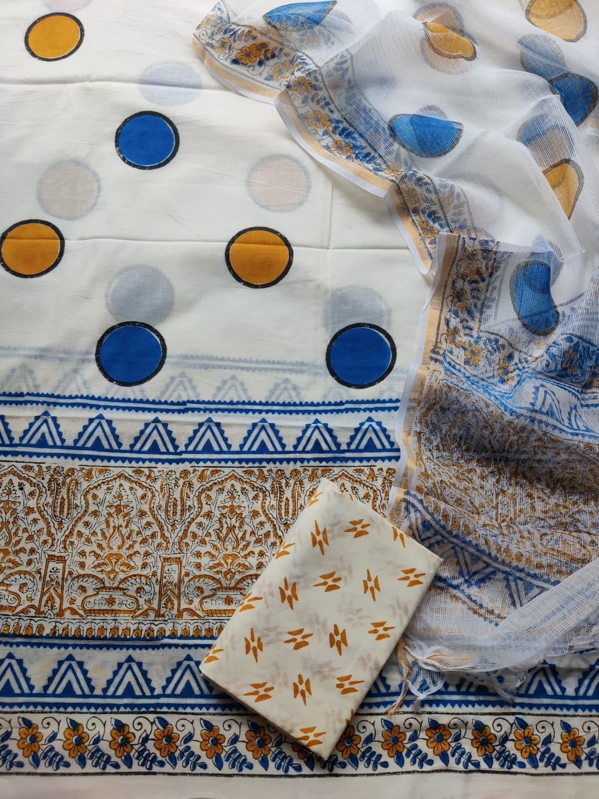 Block printed cotton suit with kota doriya duppta
Top @ bottom *cotton*
Duptta *kota doriya*
