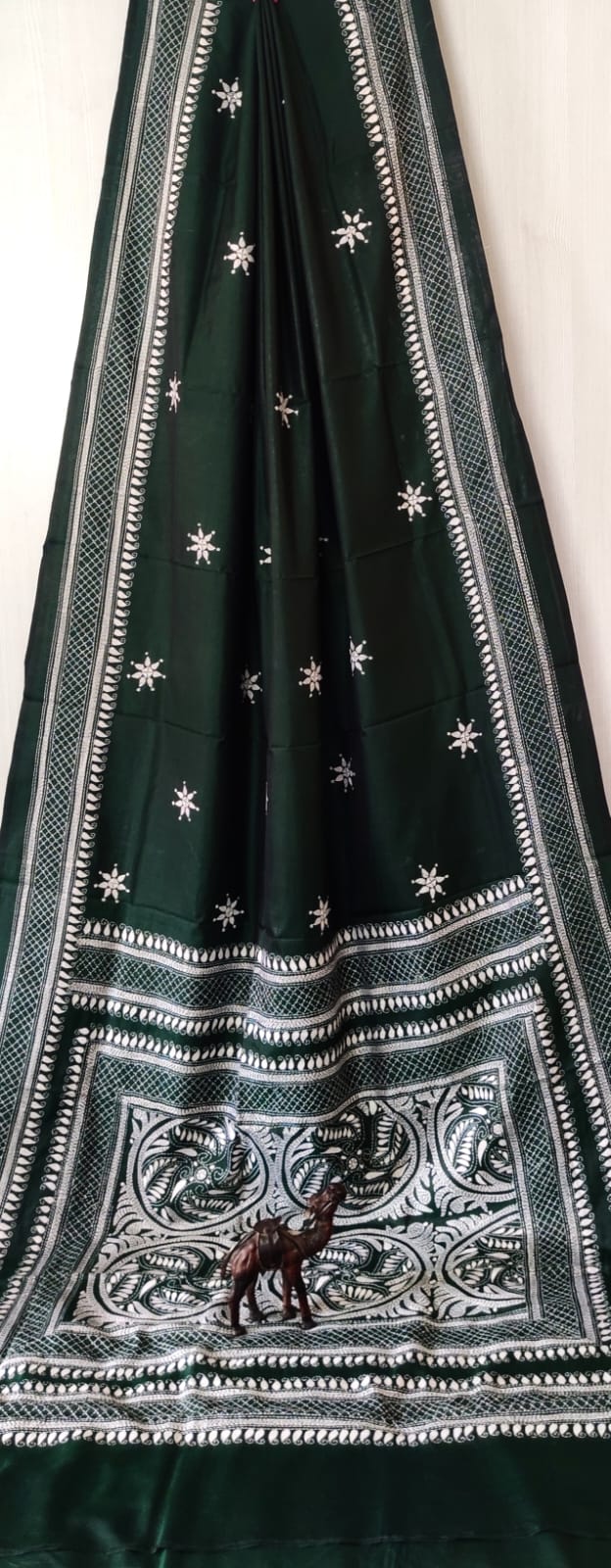 Beautiful kantha work on blended Bangalore silk
With kantha stich work bp