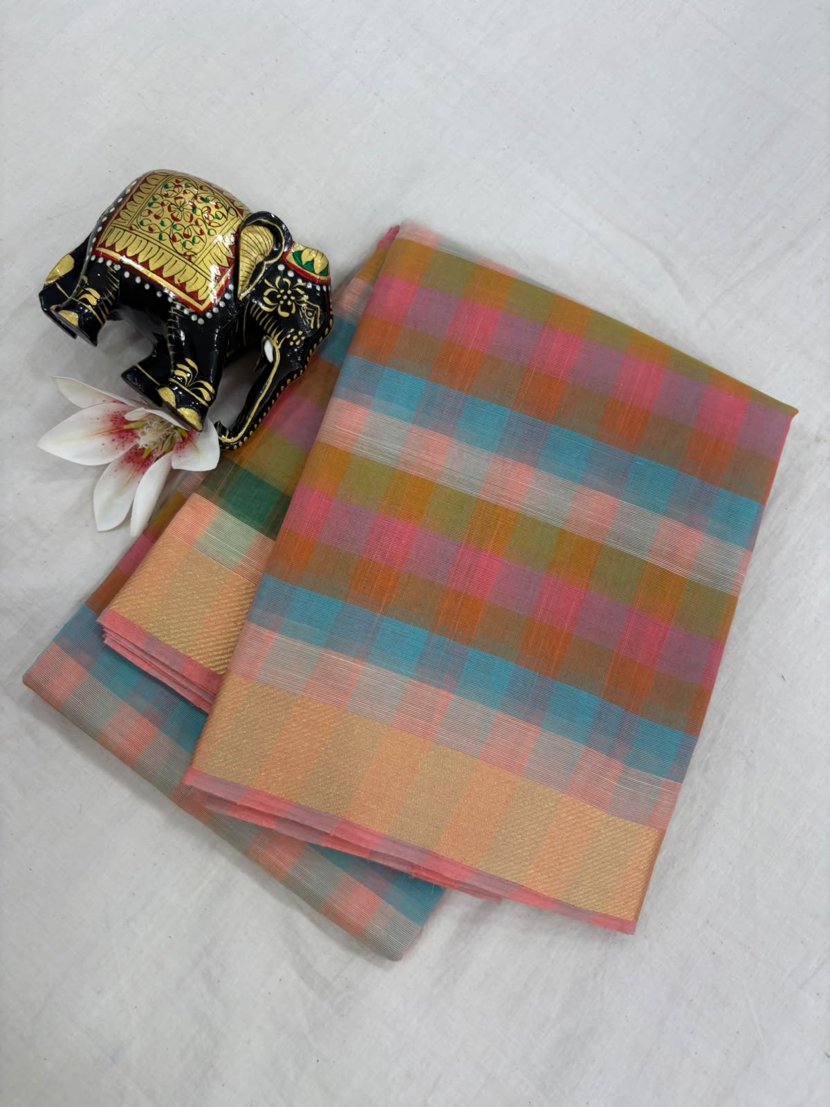 *Pure Mangalagiri Cotton Sarees*
*Saree Allover Multi Colour Checks*
*Pallu and Blouse Contrast*