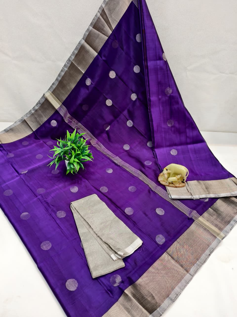 Uma | Pure silk uppada with dollar buttis