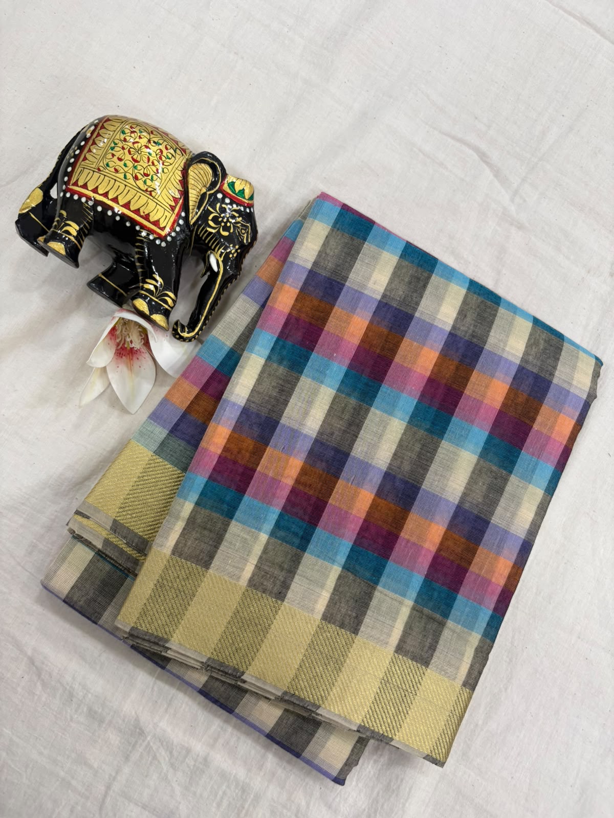 *Pure Mangalagiri Cotton Sarees*
*Saree Allover Multi Colour Checks*
*Pallu and Blouse Contrast*
