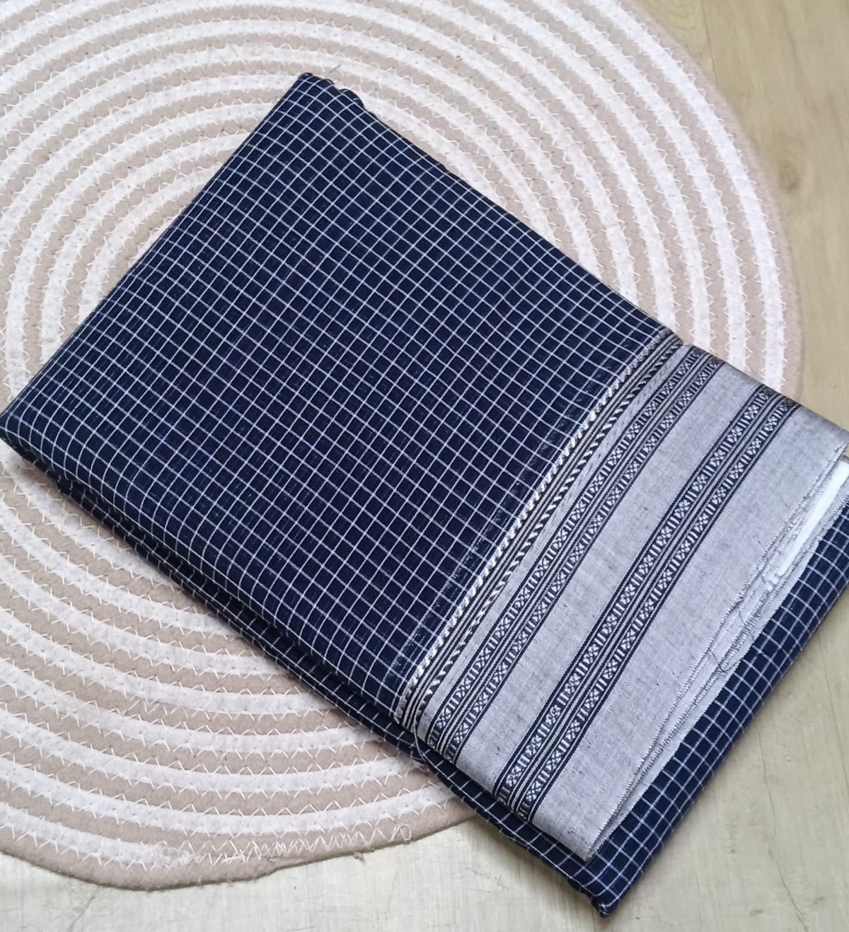 Handwoven patteda anchu saree in pure cotton