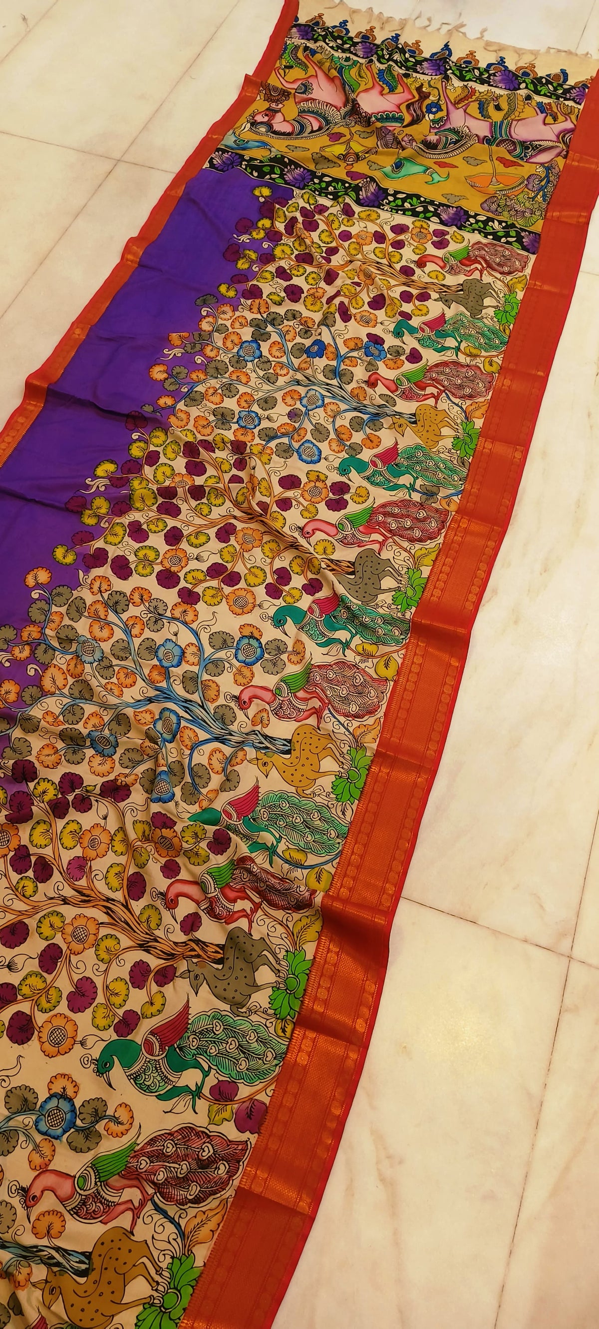 *Mangagiri silk sarees*
*Pen kalamkari sarees*
*Hand drawn hand painted sarees*
🌺🌺🌺🌺🌺🌺🌺
*Length 6.5 mtr*
*Width 44 inch*