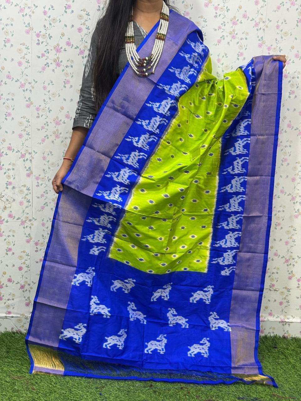 *IKKAT SILK DUPPATA*
*Length: 2.5 meters*
*Height: 36 inches*