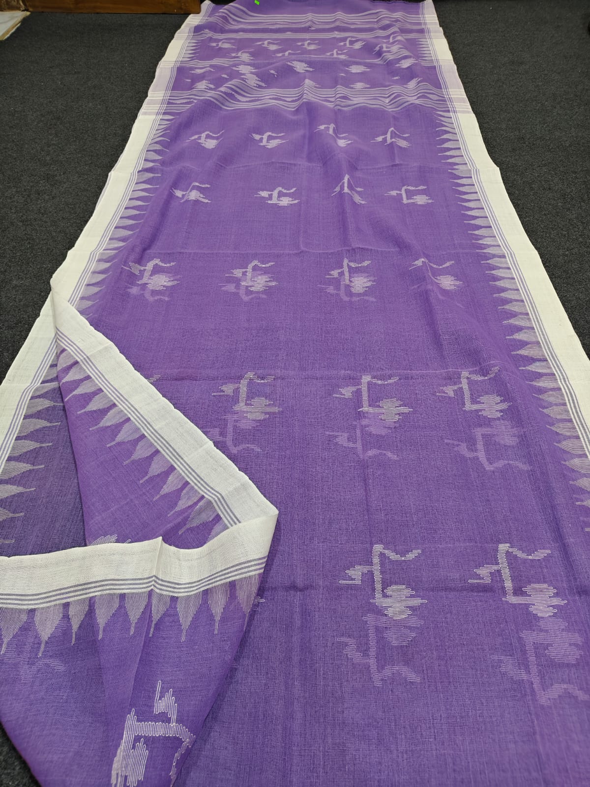 Authentic handloom
monipuri cotton saree
With bp