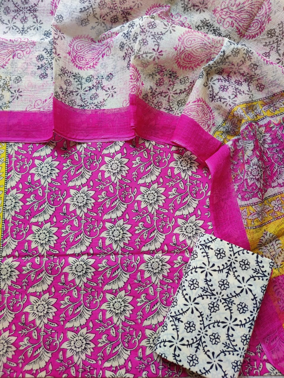 Block printed cotton suit with kota doriya duppta
Top @ bottom *cotton*
Duptta *kota doriya*