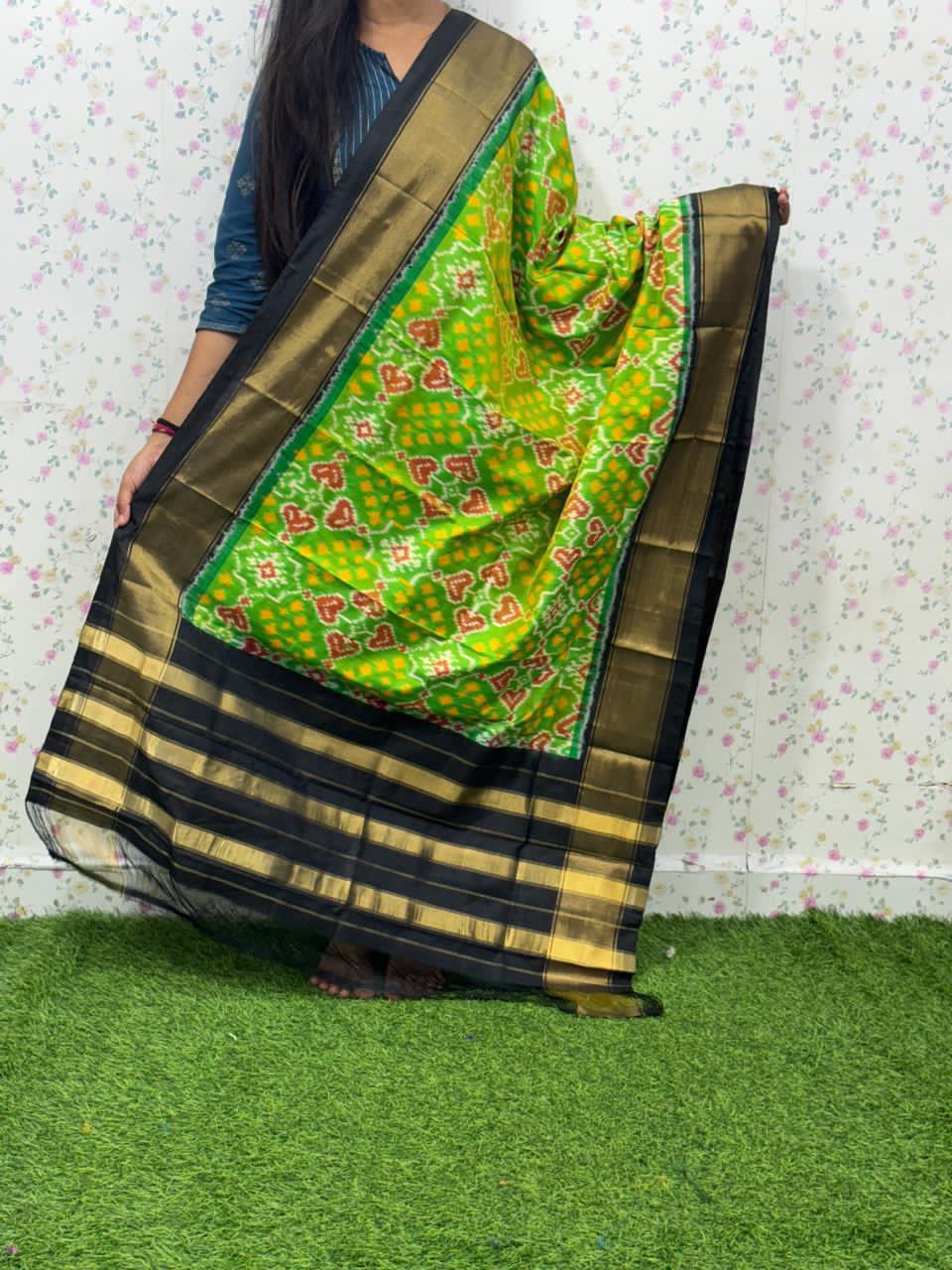 *IKKAT SILK DUPPATA*
*Length: 2.5 meters*
*Height: 36 inches*