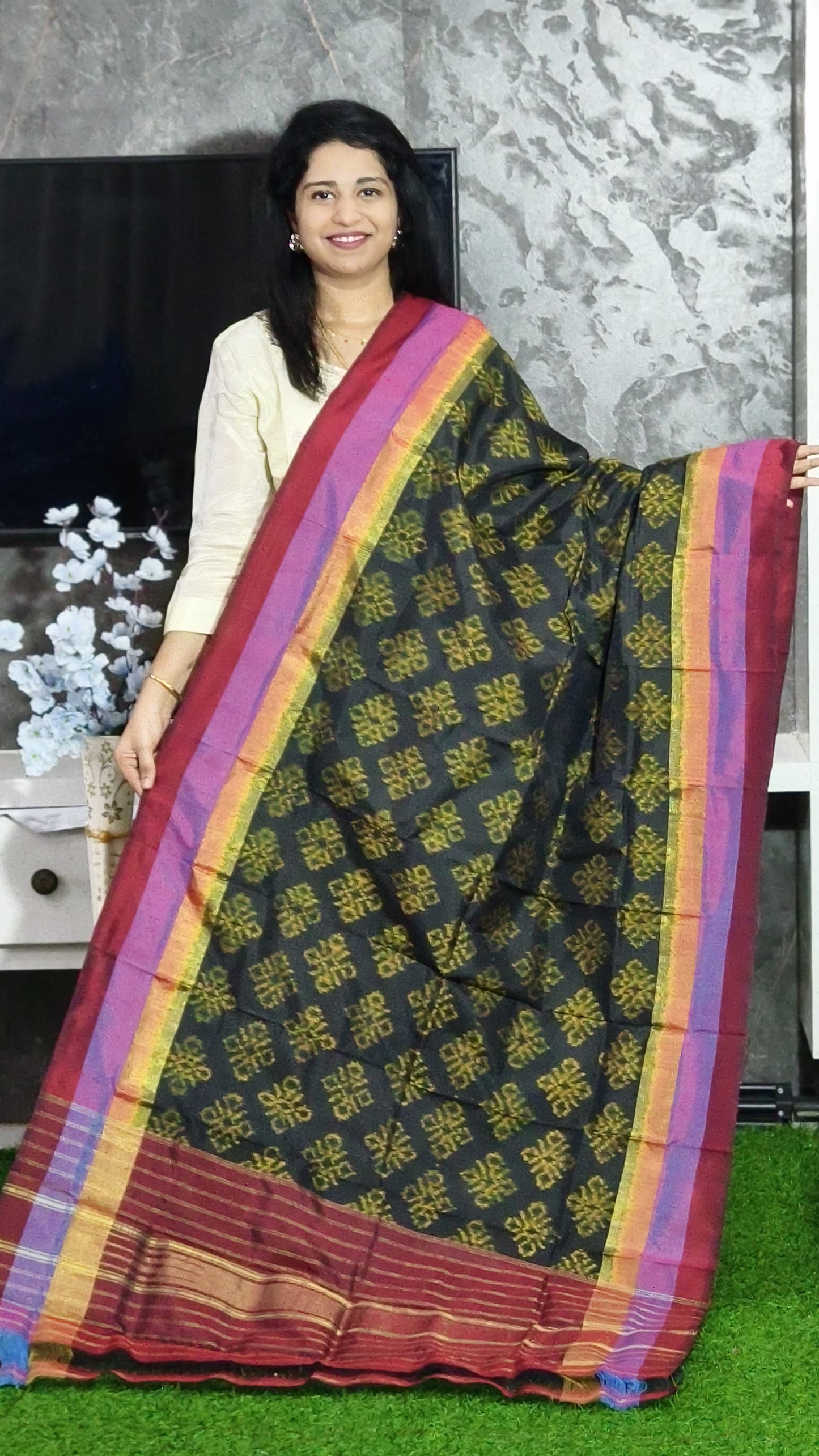 Ishwari | Ikat pure silk dupatta