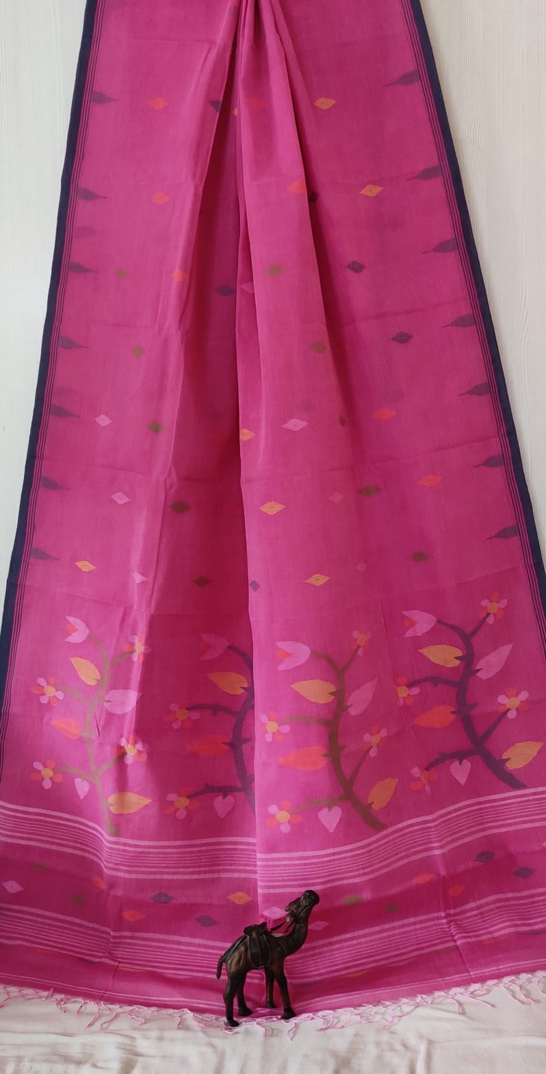 Very exclusive,Beautiful 100 Count pure
Cotton by Cotton Hand Spoon jamdani
with temple border with very
elegant jamdani motif pallu
Without bp