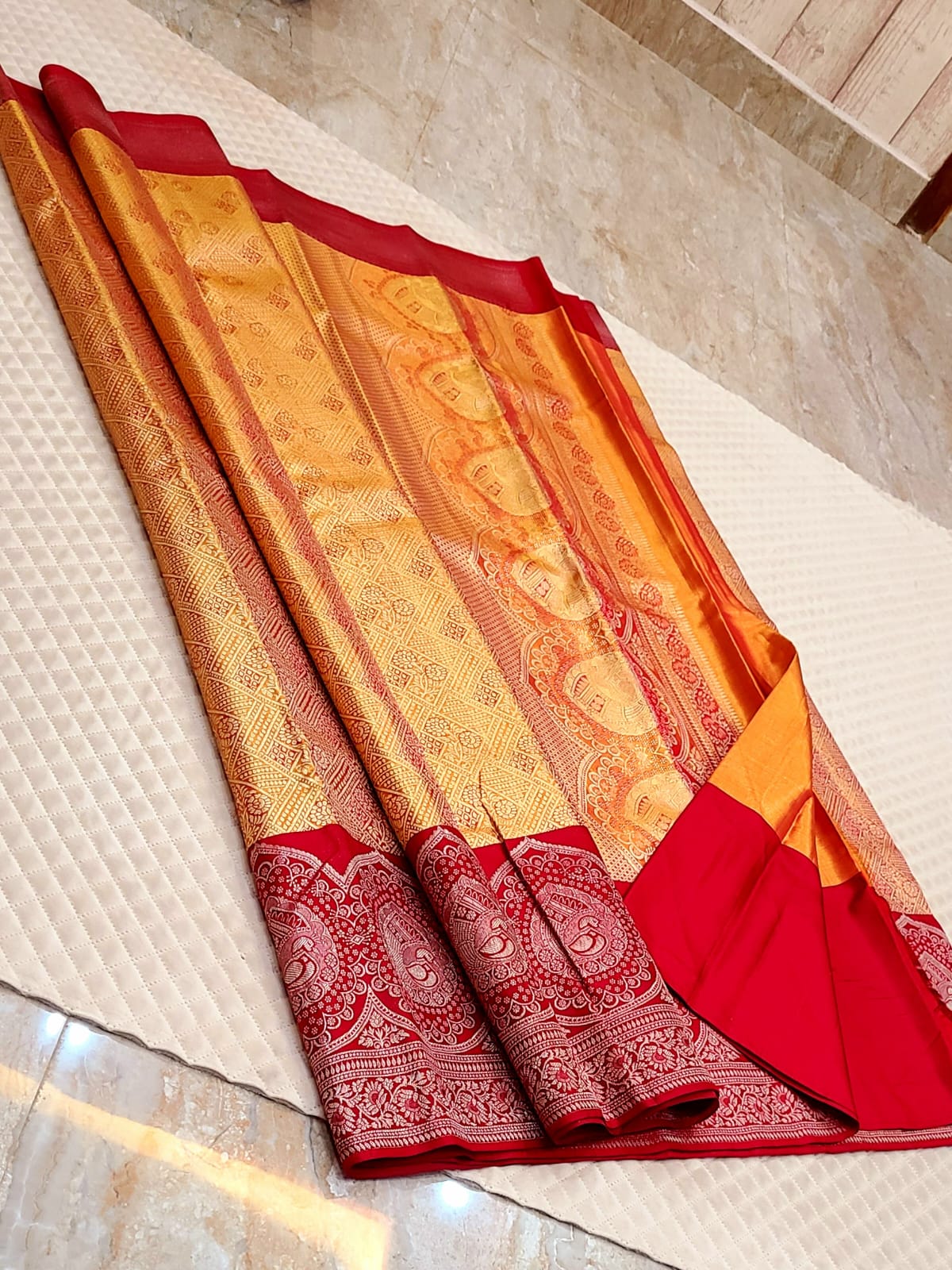 *100% PURE KANCHIPURAM HANDWOVEN PREMIUM QUALITY 2G TISSUE BRIDAL SILK SAREES*
*2 GRAM GOLD PURE ZARI WEAVING*
*SILK MARK CERTIFICATE ATTACHED*
Own manufacturing unit from kanchipuram
Video call shopping available