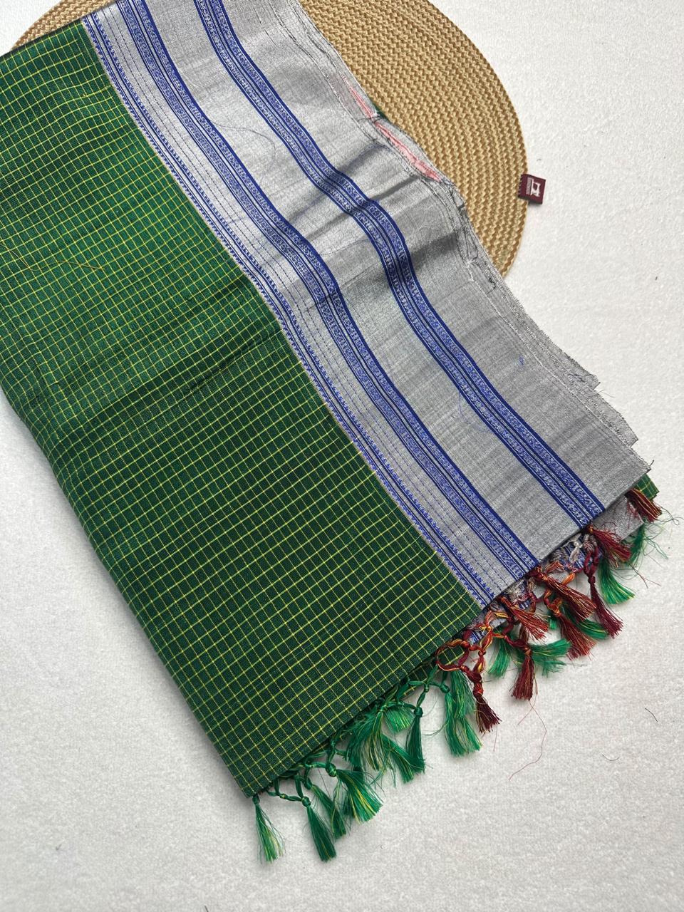 Material - viscos by cotton
Border - gayitri border
Saree Name -ilkal Gayatri micro checks saree
Pallu -cotton pallu
Blouse -running
Handloom -yes
Saree length- 7.2