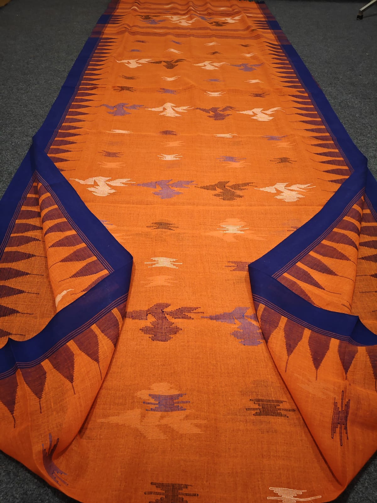 Authentic handloom
monipuri cotton saree
With bp