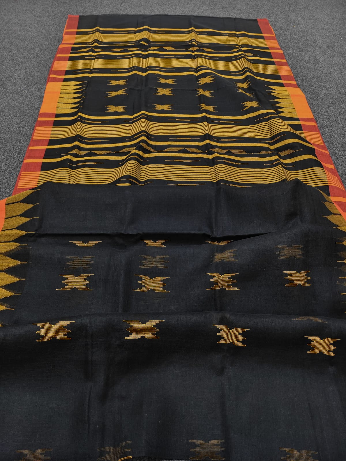 Authentic handloom
monipuri cotton saree
With bp
