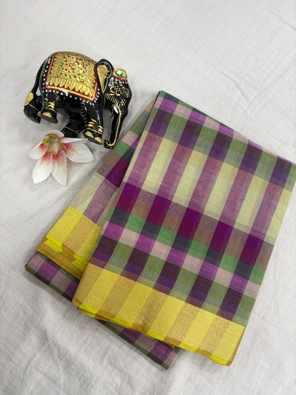 *Pure Mangalagiri Cotton Sarees*
*Saree Allover Multi Colour Checks*
*Pallu and Blouse Contrast*