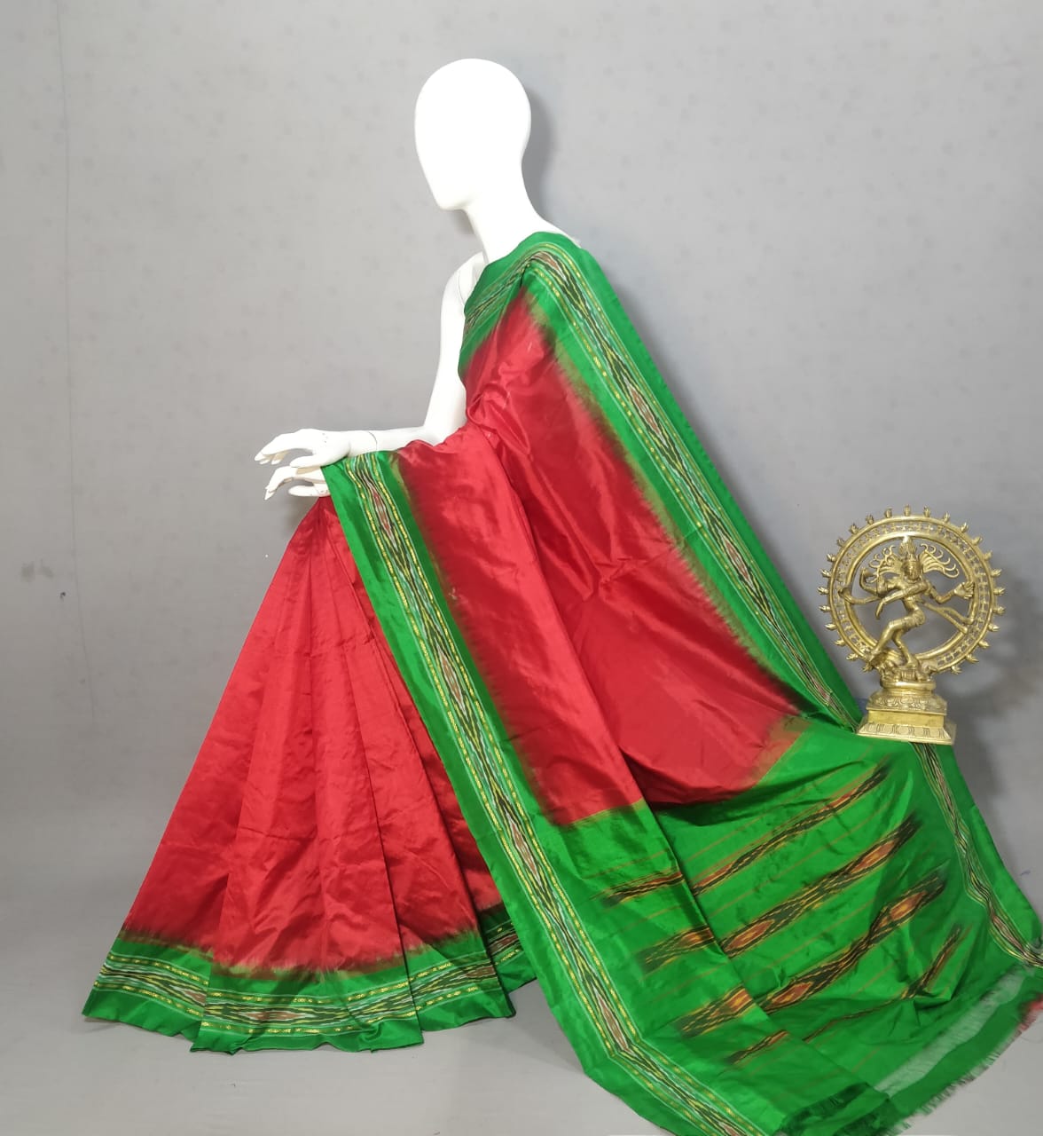 Tharvya | Ikat Pure Silk Saree