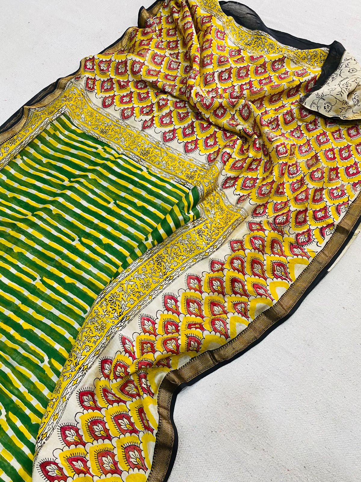 Let’s Wear #ethicallymade✅
🍁Beautifully Crafted Maheshwari Silk Saree collection🍁
Specially Designed in Bagru jahota rapid dabu hand block print
100% Natural Dye
Fabric : Maheshwari Silk
Length : 5.5 Meters
Blouse Piece : 0.90 Meter