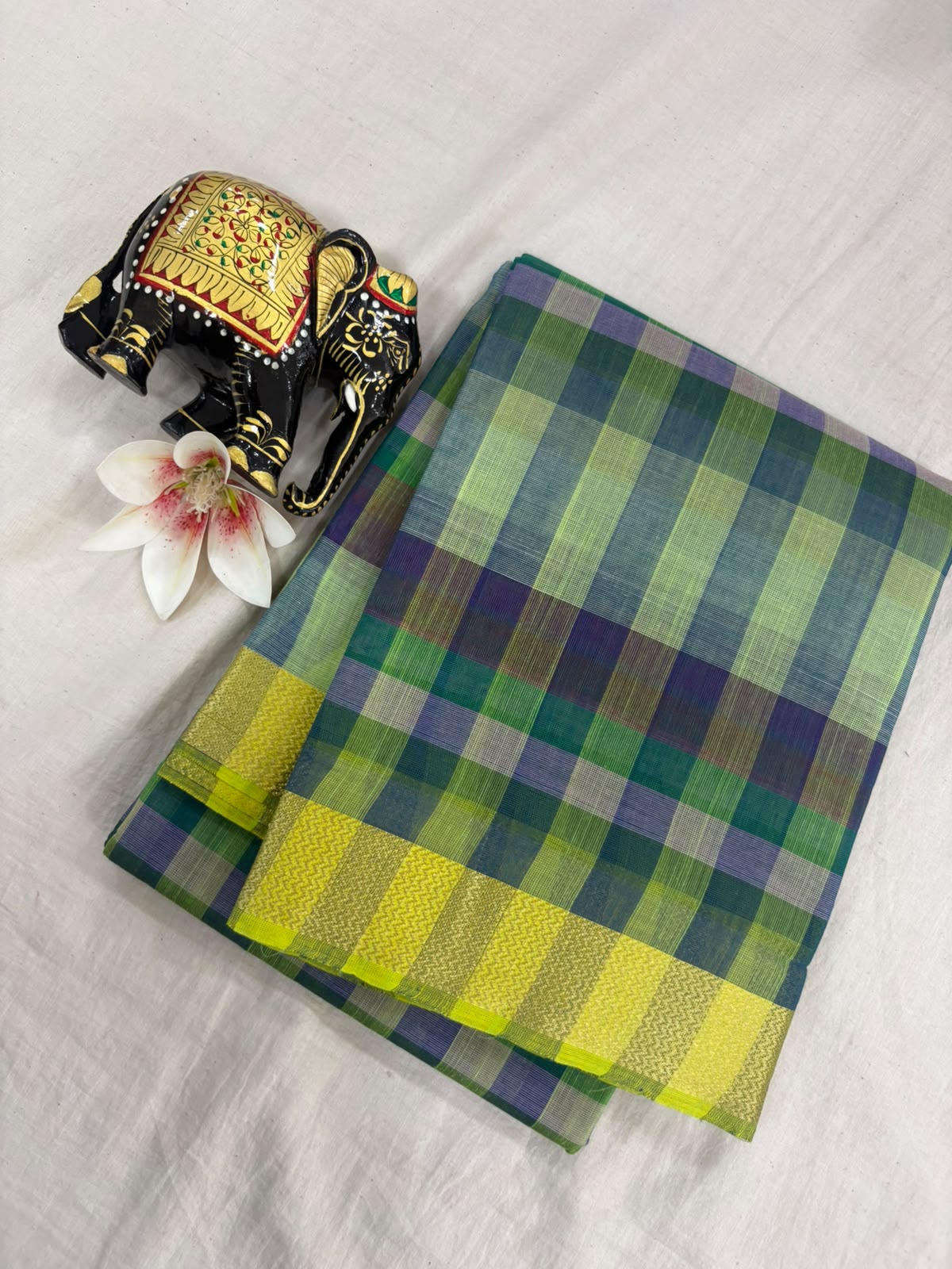 *Pure Mangalagiri Cotton Sarees*
*Saree Allover Multi Colour Checks*
*Pallu and Blouse Contrast*