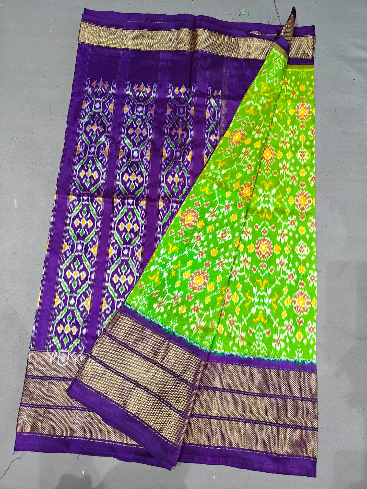 Latest and Exclusive
*IKKAT SILK SAREES*
👉🏻 *EXCLUSIVE SPL DESIGN SAREES**
Silk mark Certified
Double weaving
*Spl KADDI PET BORDER SAREES*