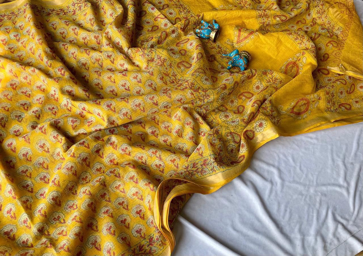 Summer special collection
Vanaspati ajark print
🥻🥻🥻🥻🥻🥻
Kota saree new collection of Bagru print
New collection Saree Kota Doriya .
Hand made
Block print , Dabu print , Bagru print , vaspati print, ajark prijt
Saree length 5.5 mtr
Blouse. 80cm
Hand block printed