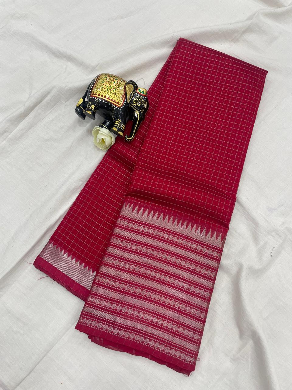 *Pure mangalagiri handloom Pattu sarees with rudraksha boarder*
*Saree all over small checks with big rudraksha boarder*
*Pallu blouse self*