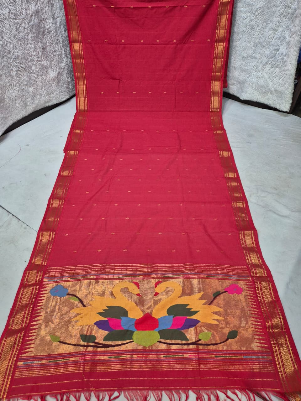 Yeola cotton paithani*
Pure cotton
Handloom saree
Traditional Narali border
Running blouse
Shoulder butta