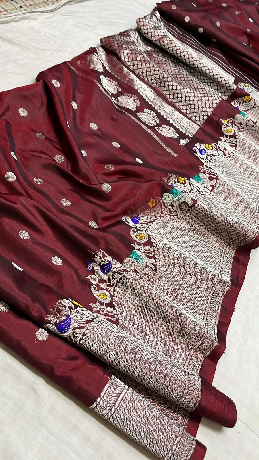✨✨Pure Gadwal Traditional
Meenakari turning
Border Pattu Sarees ✨✨