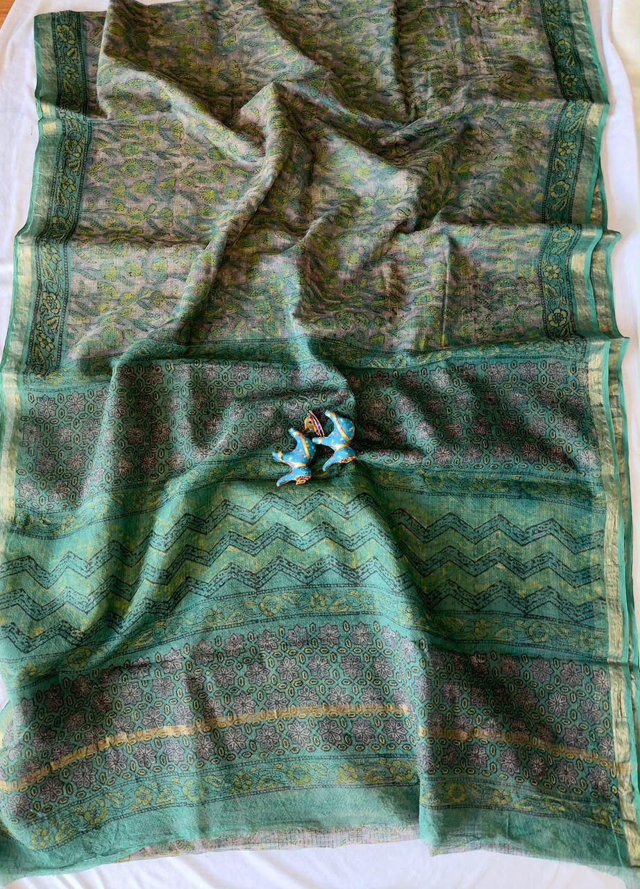 Summer special collection
Vanaspati ajark print
Kota saree new collection of Bagru print
New collection Saree Kota Doriya .
Hand made
Block print , Dabu print , Bagru print , vaspati print, ajark prijt
Saree length 5.5 mtr
Blouse. 80cm
Hand block printed.