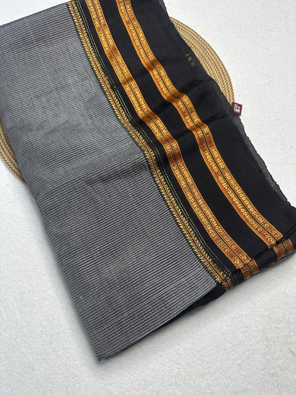 Material - viscos by cotton
Border - gayitri border
Saree Name -ilkal Gayatri micro checks saree
Pallu -cotton pallu
Blouse -running
Handloom -yes
Saree length- 7.2