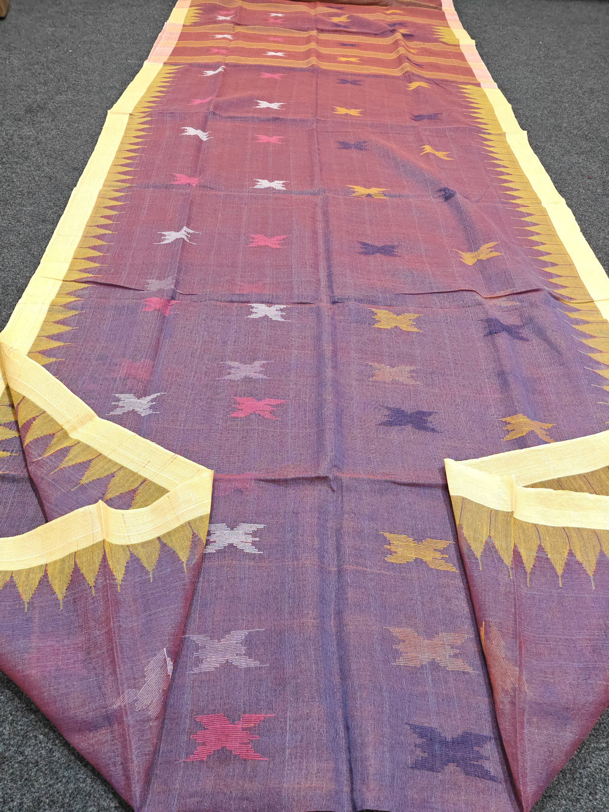 Authentic handloom
monipuri cotton saree
With bp
