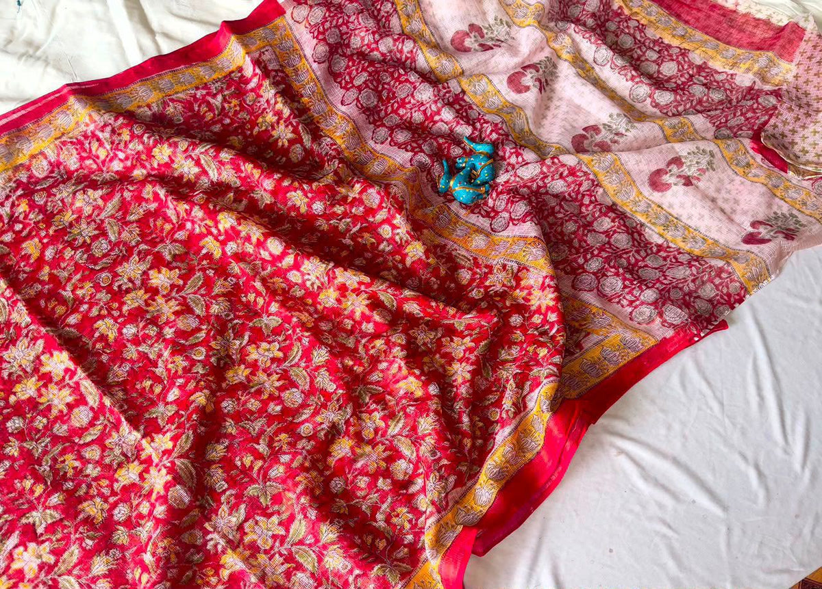 Summer special collection
Vanaspati ajark print
🥻🥻🥻🥻🥻🥻
Kota saree new collection of Bagru print
New collection Saree Kota Doriya .
Hand made
Block print , Dabu print , Bagru print , vaspati print, ajark prijt
Saree length 5.5 mtr
Blouse. 80cm
Hand block printed
