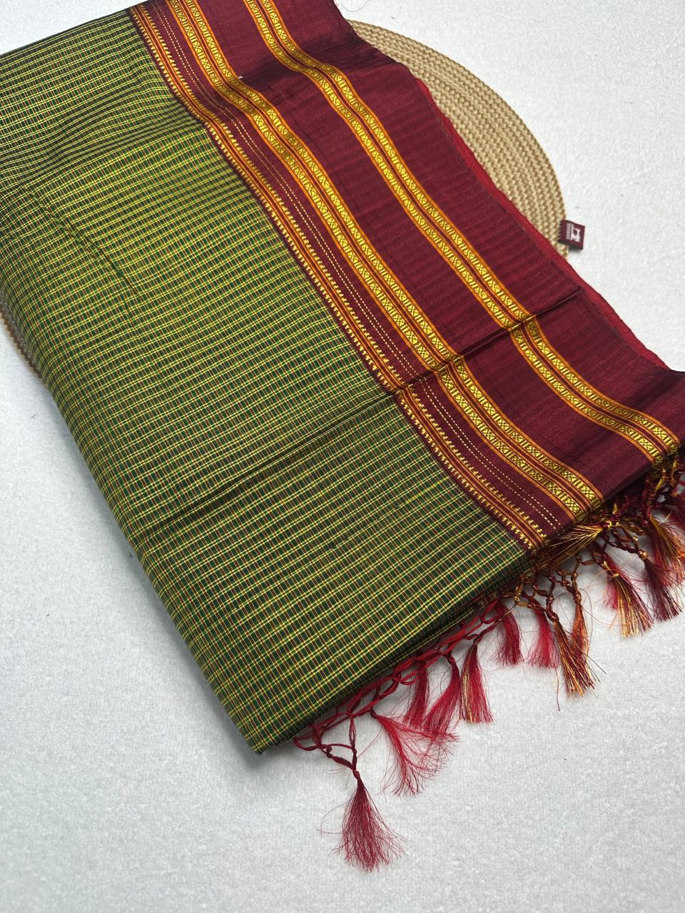 Material - viscos by cotton
Border - gayitri border
Saree Name -ilkal Gayatri micro checks saree
Pallu -cotton pallu
Blouse -running
Handloom -yes
Saree length- 7.2