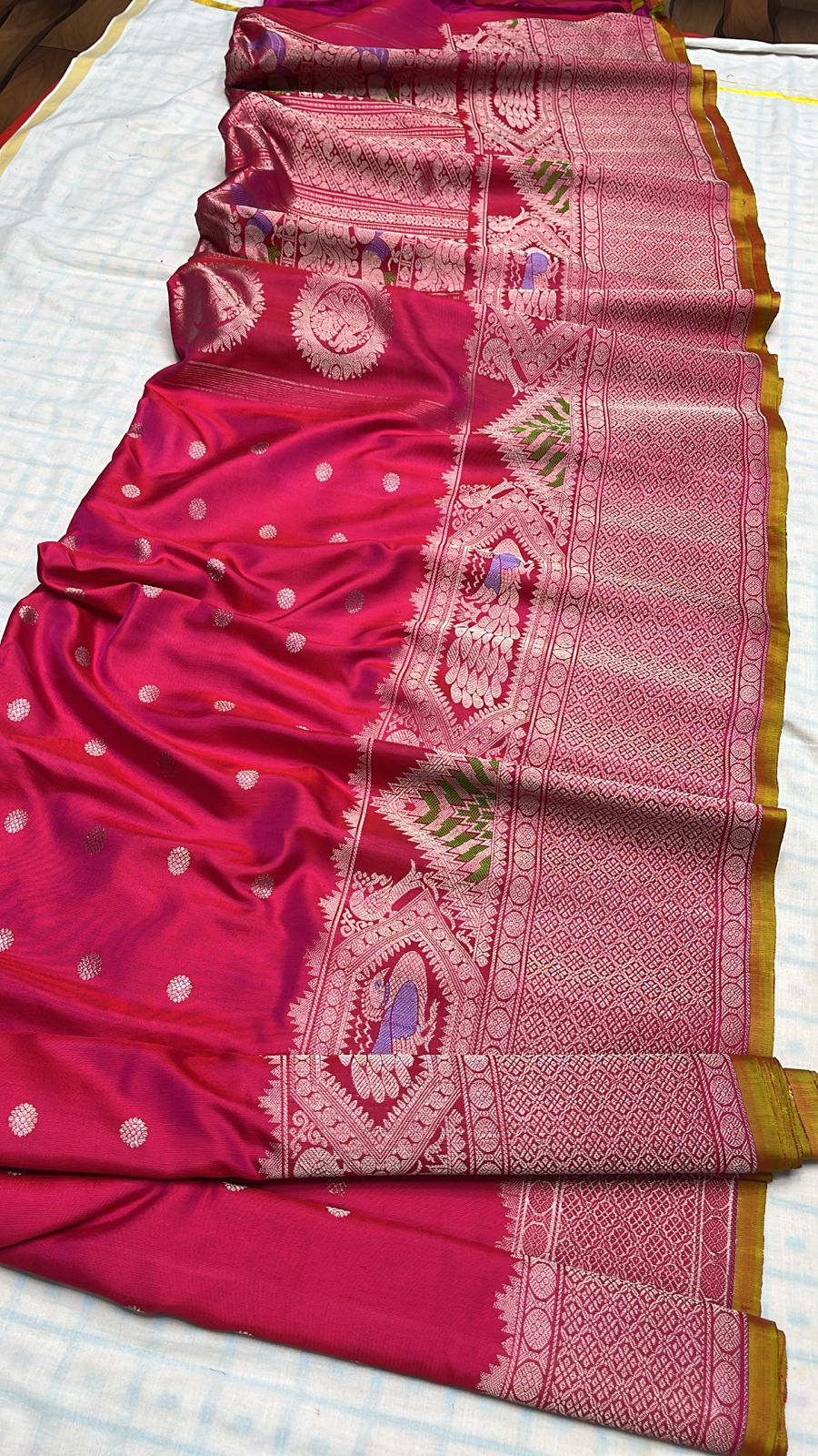 ✨✨Pure Gadwal Traditional Meena Turning Border Pattu Sarees ✨✨
💫💫Perfect for weddings & special occasions💫💫