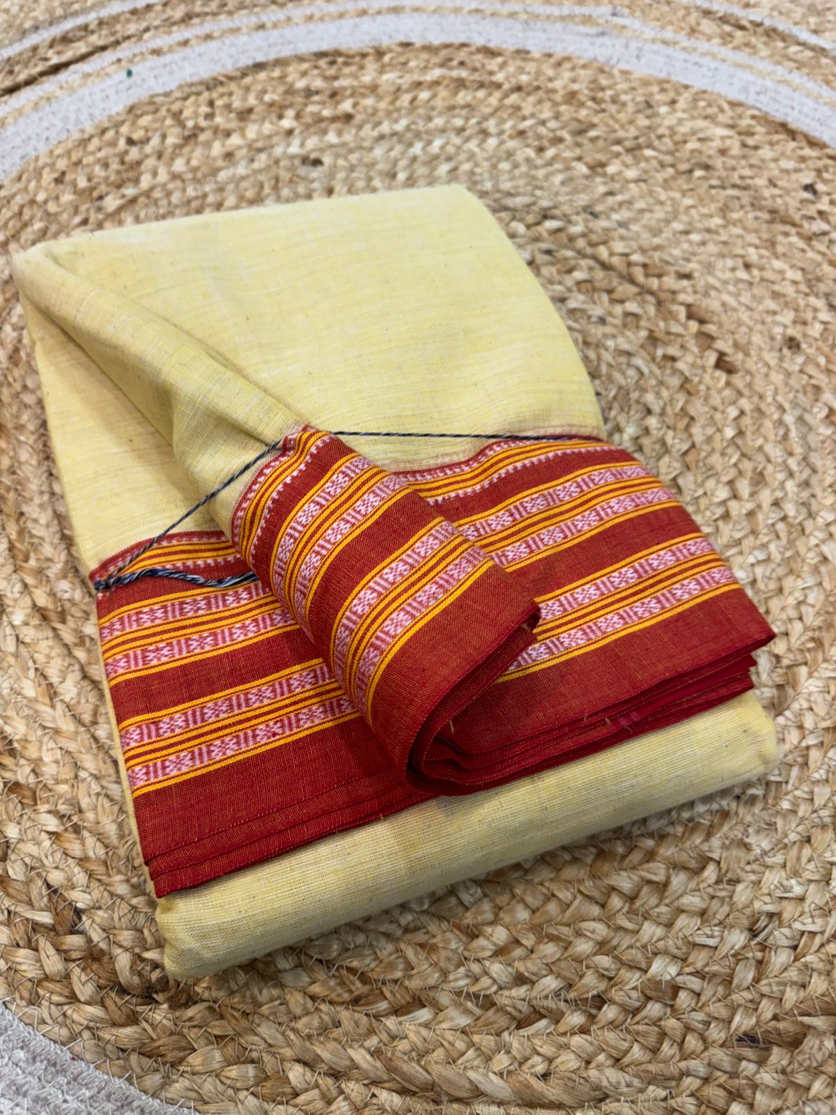 Pure cotton handwoven *Goomi border & Gaadi border* saree With Running Blouse same as body
With handloom tag .