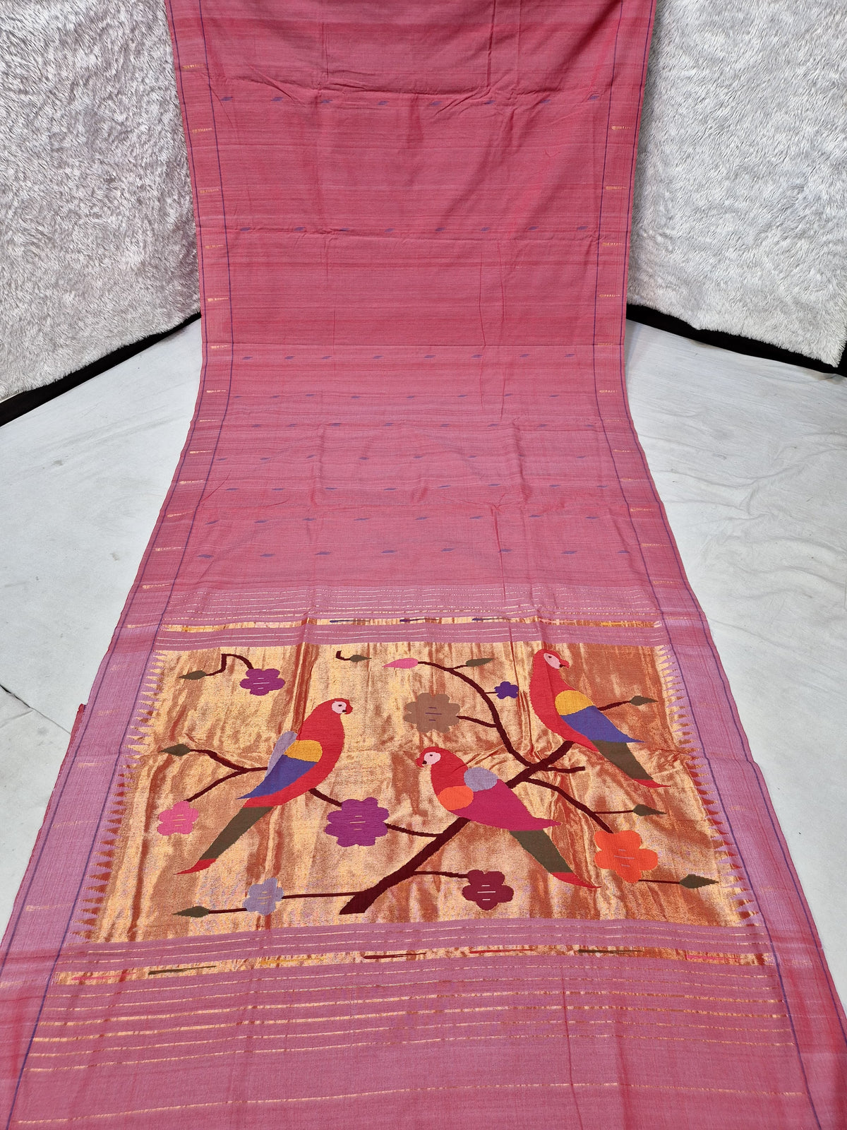 Ek muniya
cotton handwoven
paithanis