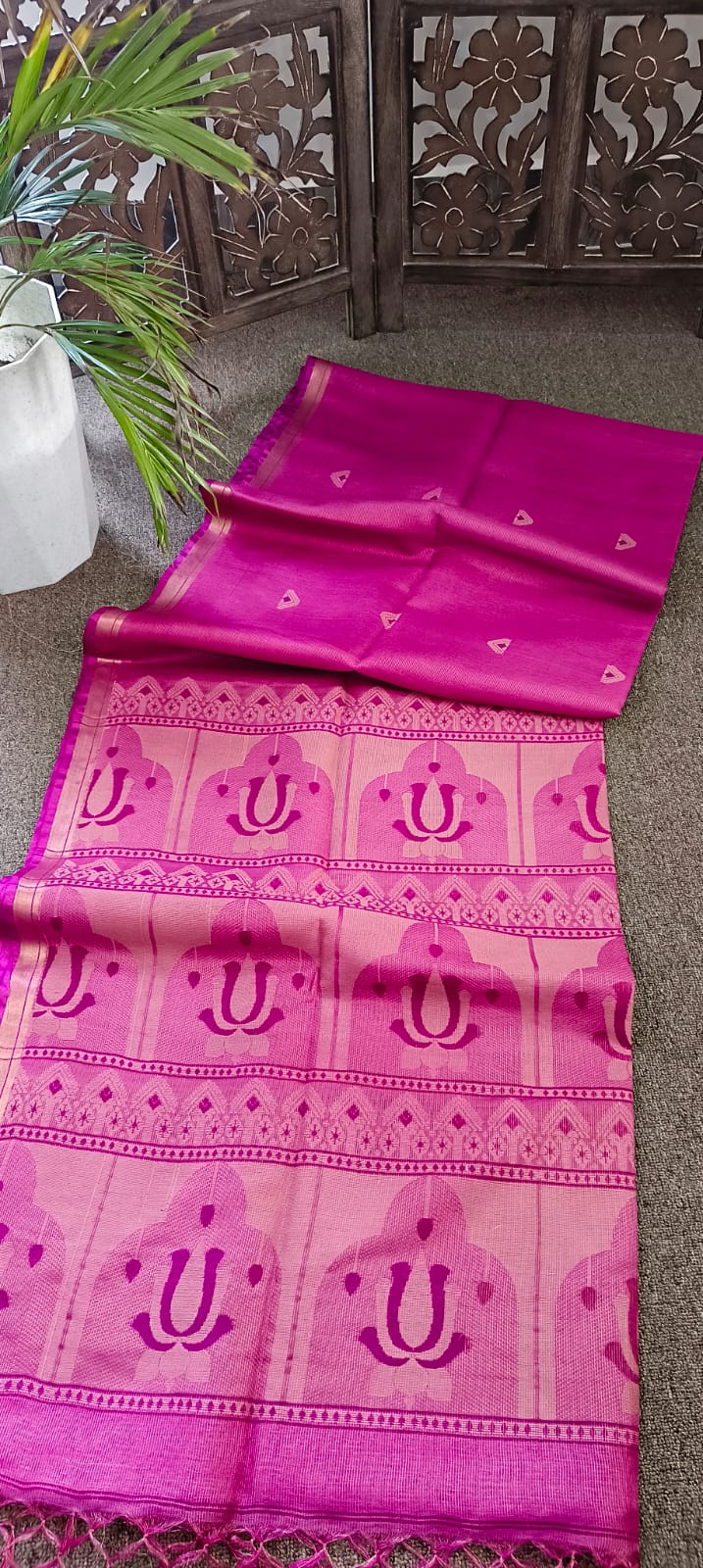 Tissu tussar jamdani
Pure gachi tussar
With bp