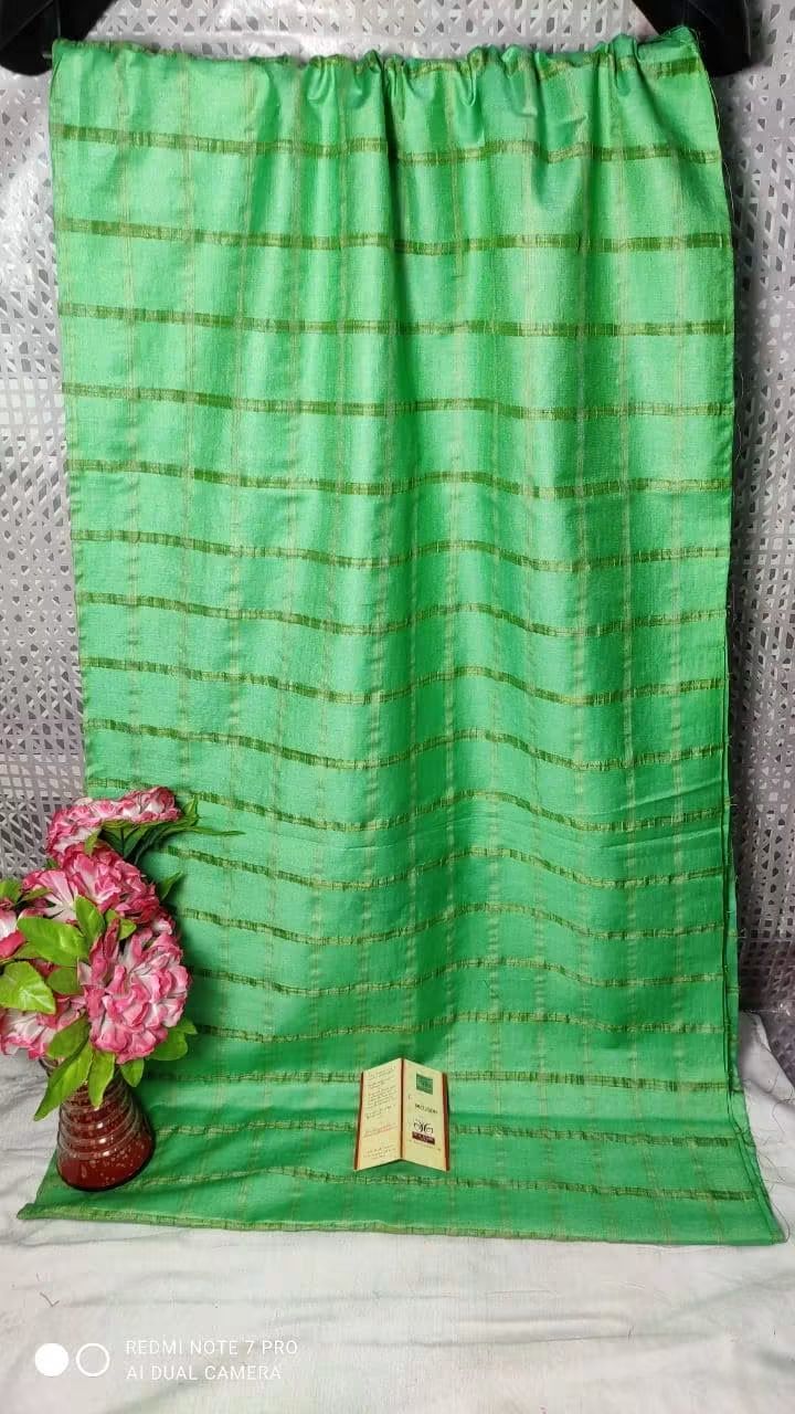 Pure katan silk weaving
Box check saree size 5.50 mtr
Running blouse size 1 mtrb