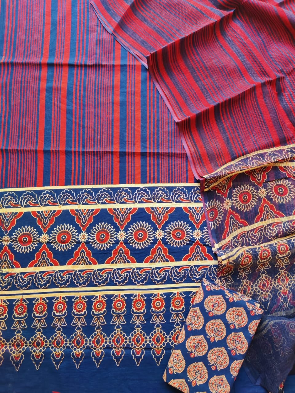 Now new arrivals
Block printed cotton suit with kota doriya duppta
Top @ bottom *cotton*
Duptta *kota doriya*