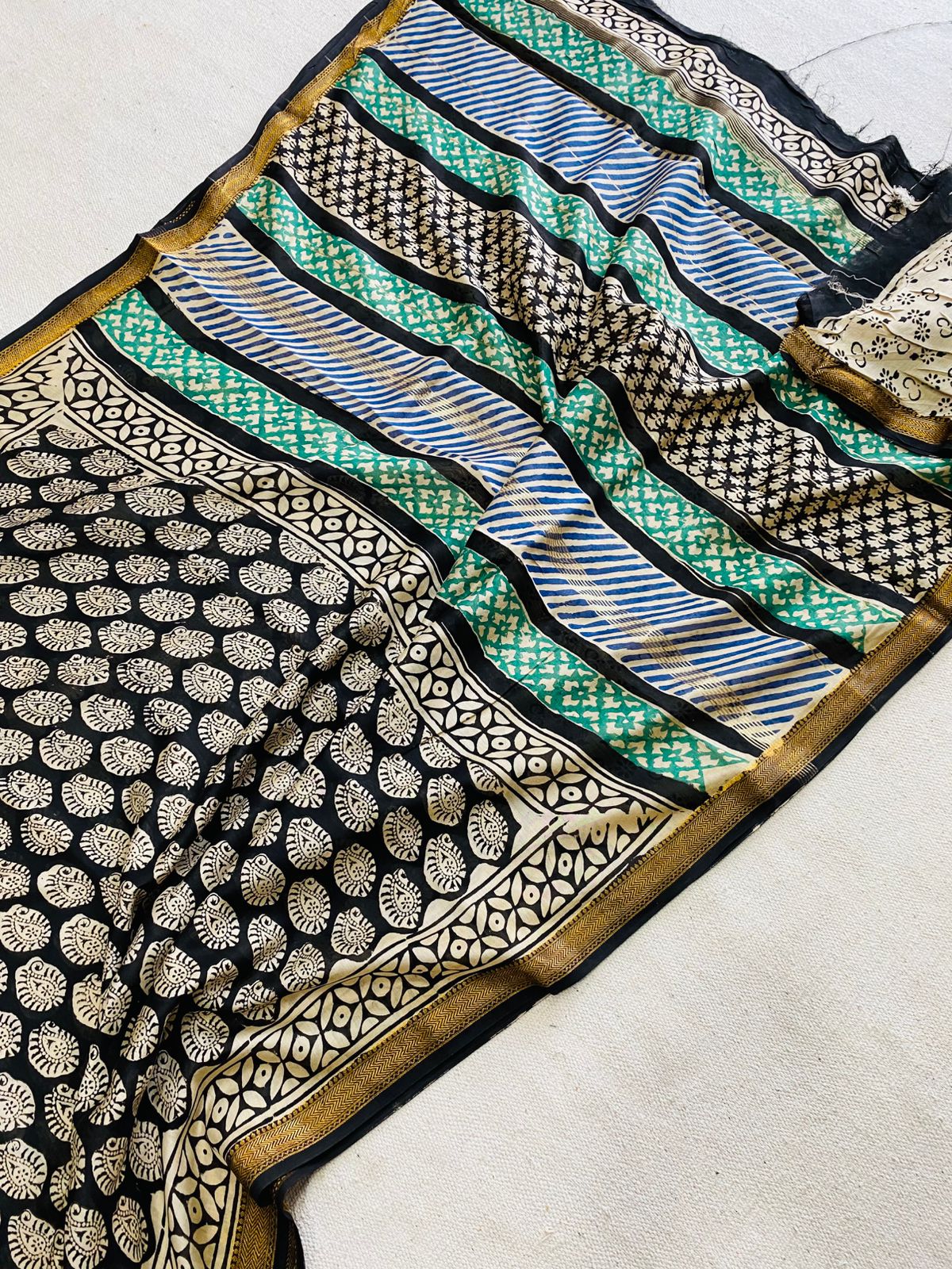 Let’s Wear #ethicallymade✅
🍁Beautifully Crafted Maheshwari Silk Saree collection🍁
Specially Designed in Bagru jahota rapid dabu hand block print
100% Natural Dye
Fabric : Maheshwari Silk
Length : 5.5 Meters
Blouse Piece : 0.90 Meter