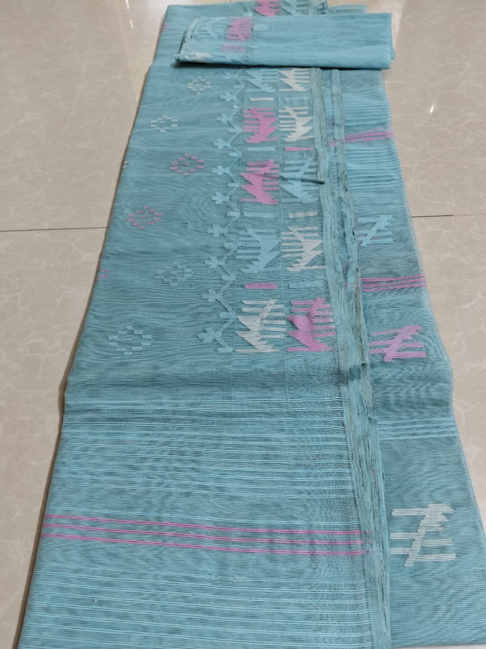 Authentic bangladesi
half silk jamdani
With bp