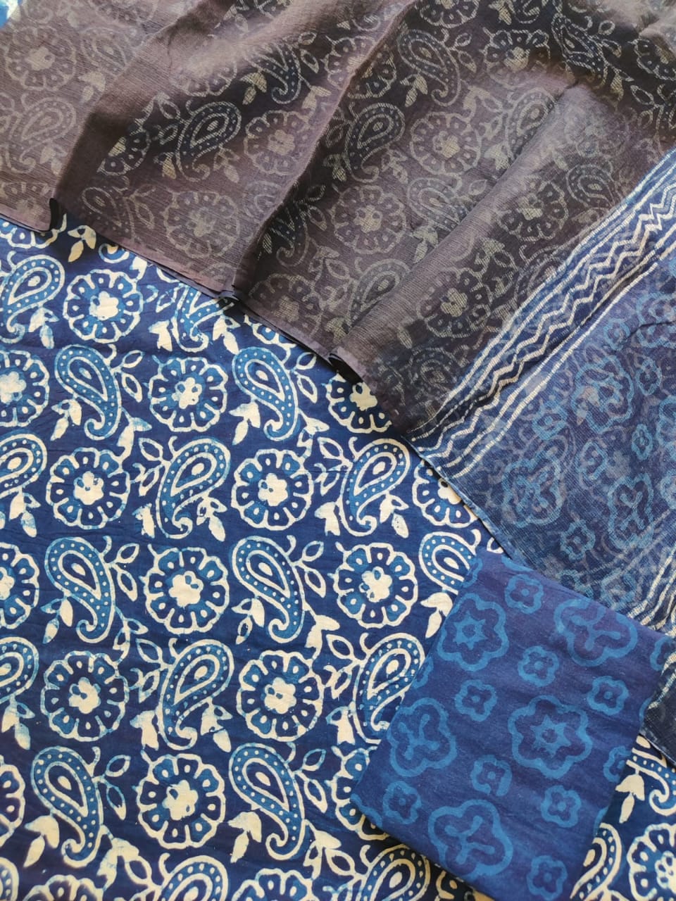 Block printed cotton suit with kota doriya duppta
Top @ bottom *cotton*
Duptta *kota doriya*