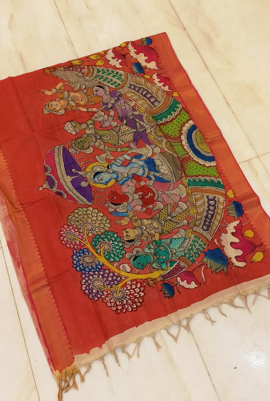 *Mangagiri silk duppatas*
*Pen kalamkari*
*Hand drawn hand painted*
*Length 2.25 mtr*
*Width: 36 inch*