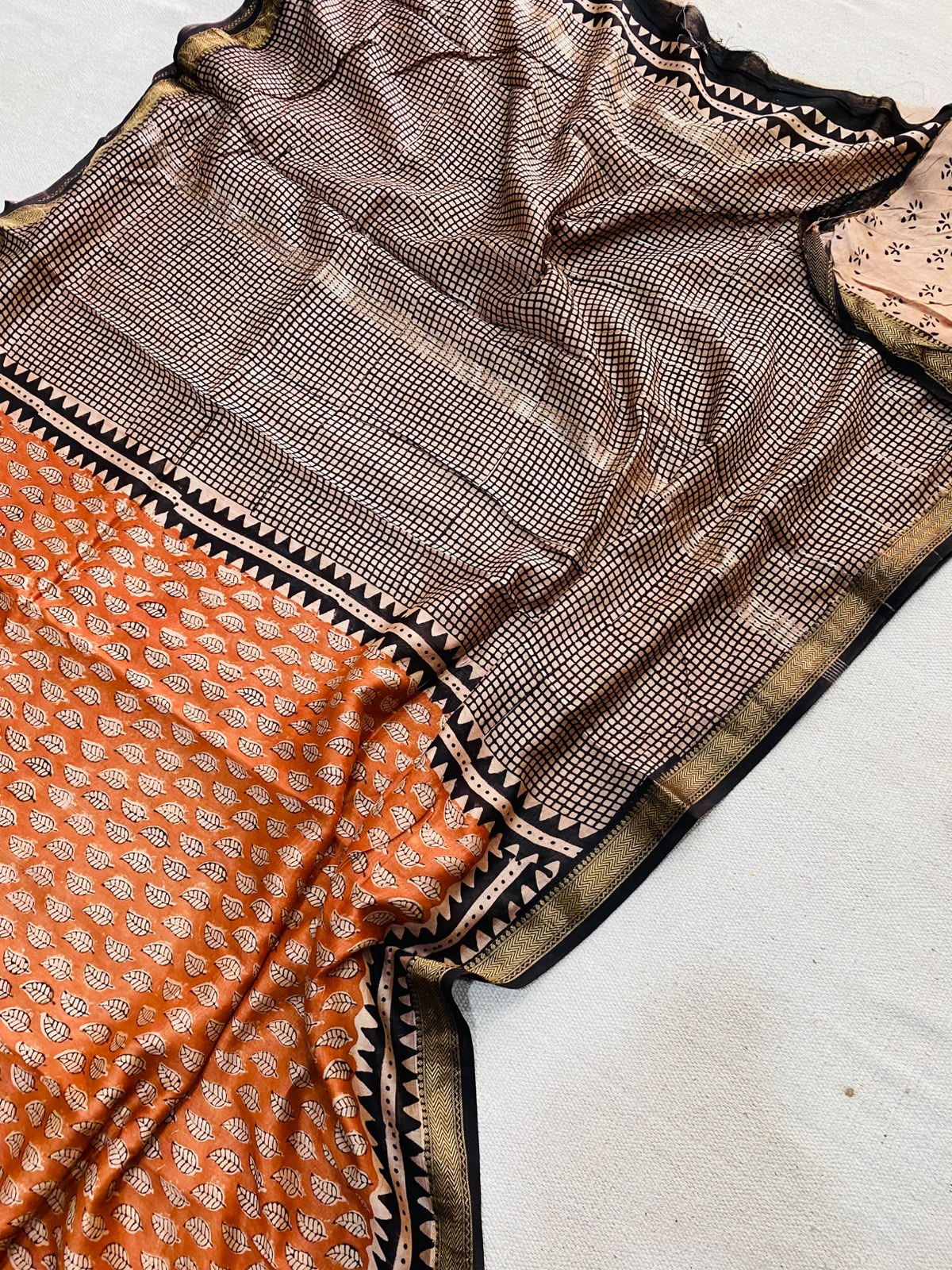 Let’s Wear #ethicallymade✅
🍁Beautifully Crafted Maheshwari Silk Saree collection🍁
Specially Designed in Bagru jahota rapid dabu hand block print
100% Natural Dye
Fabric : Maheshwari Silk
Length : 5.5 Meters
Blouse Piece : 0.90 Meter