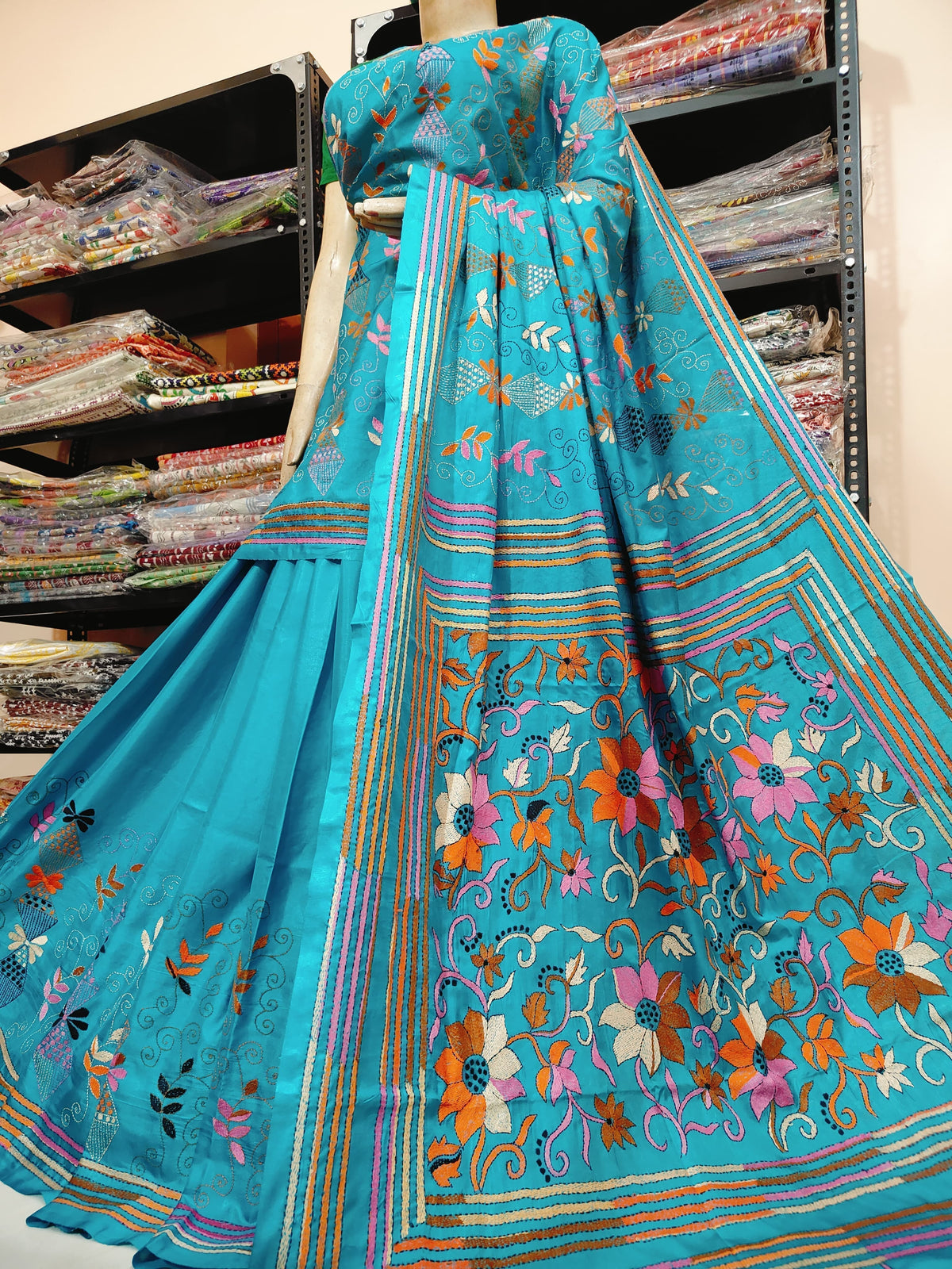 Traditional Shantiniketan hand Kanthastitch saree On
Belendend bangalore silk Material
With Kanthastitch Work Bp
