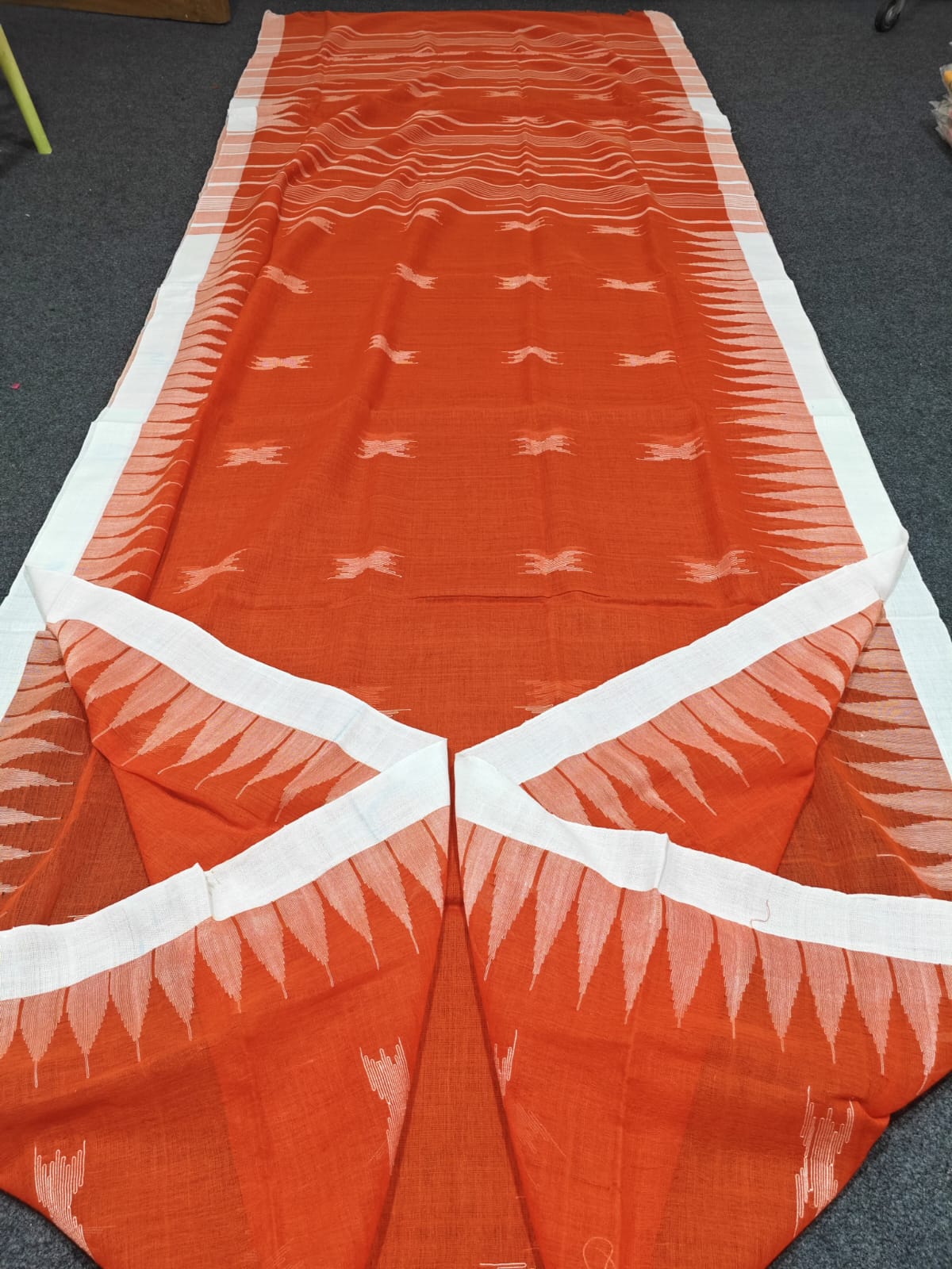 Authentic handloom
monipuri cotton saree
With bp
