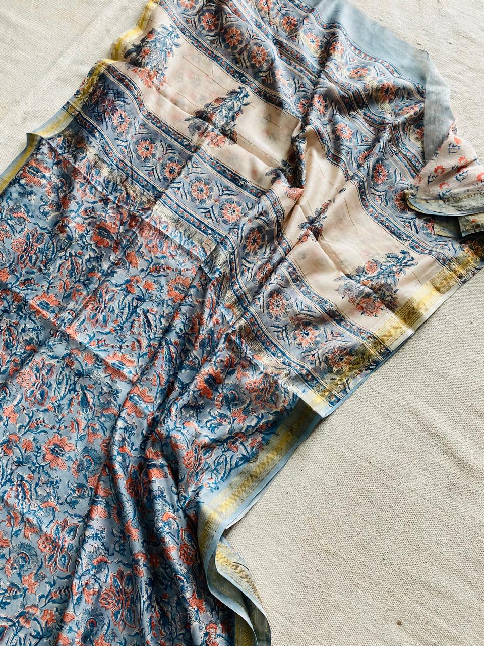 Let’s Wear #ethicallymade✅
🍁Beautifully Crafted Maheshwari Silk Saree collection🍁
Specially Designed in Bagru jahota rapid dabu hand block print
100% Natural Dye
Fabric : Maheshwari Silk
Length : 5.5 Meters
Blouse Piece : 0.90 Meter