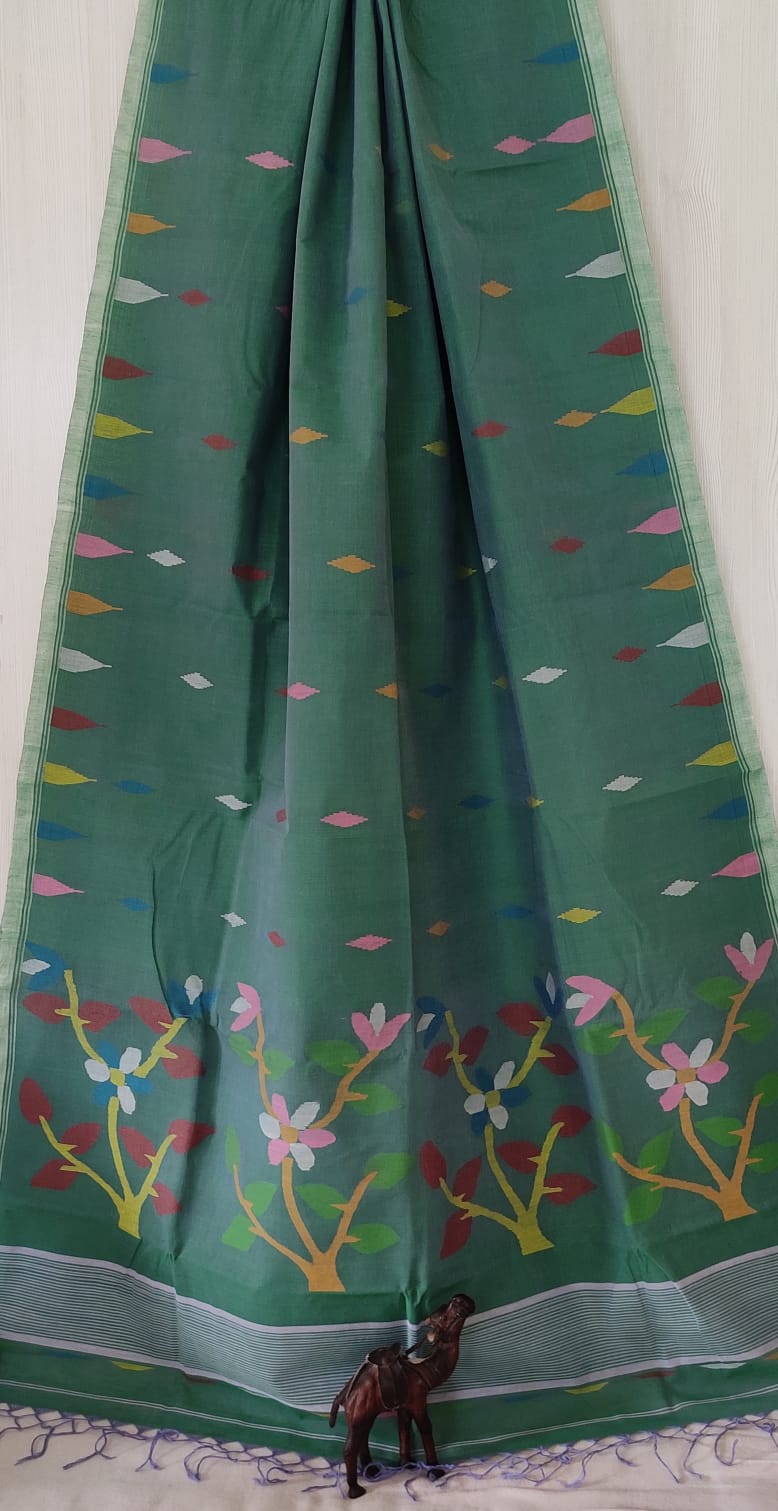 Very exclusive,Beautiful 100 Count pure
Cotton by Cotton Hand Spoon jamdani
with temple border with very
elegant jamdani motif pallu
Without bp