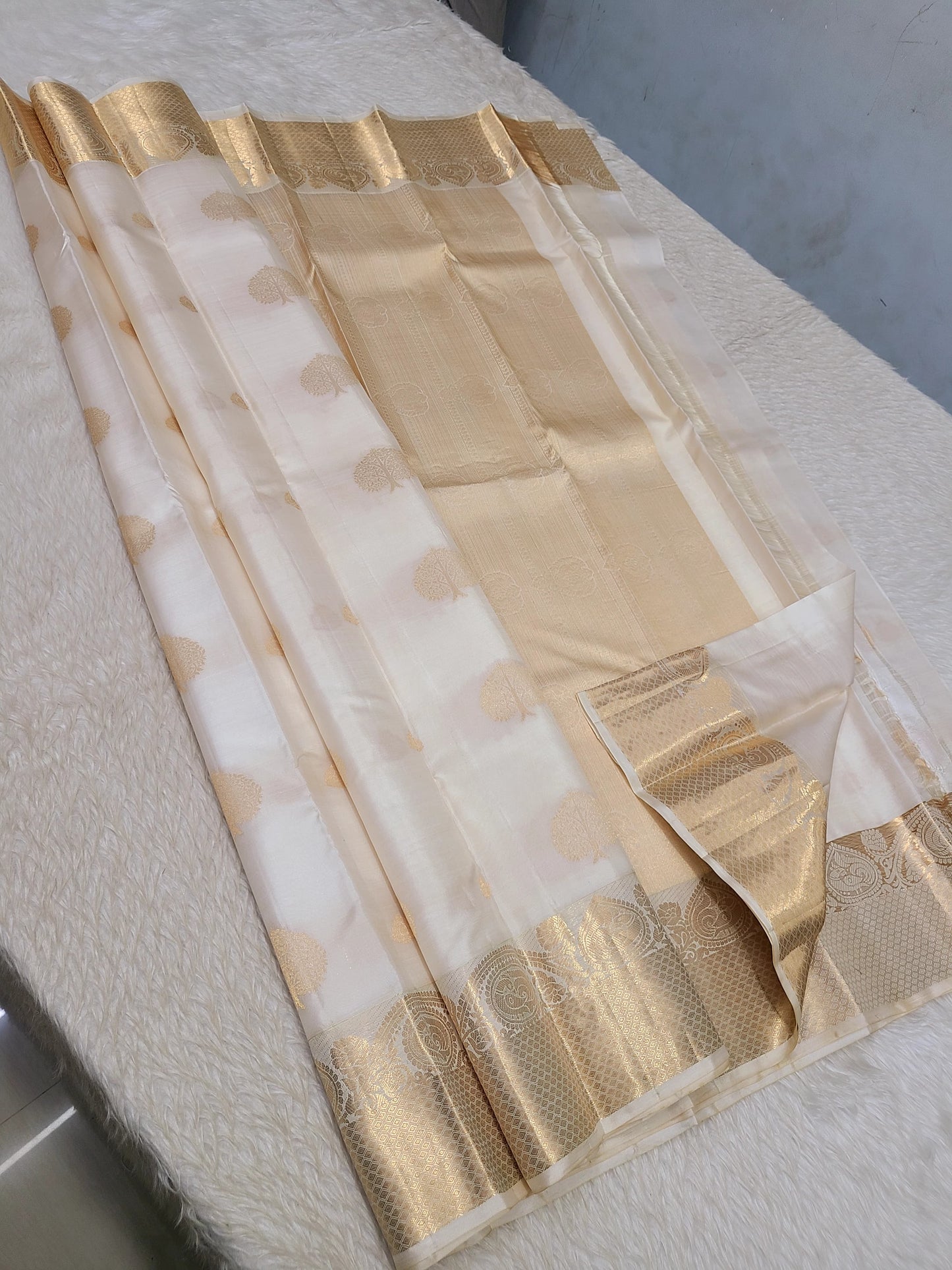 Aarkira | Kanjeevaram pure silk saree