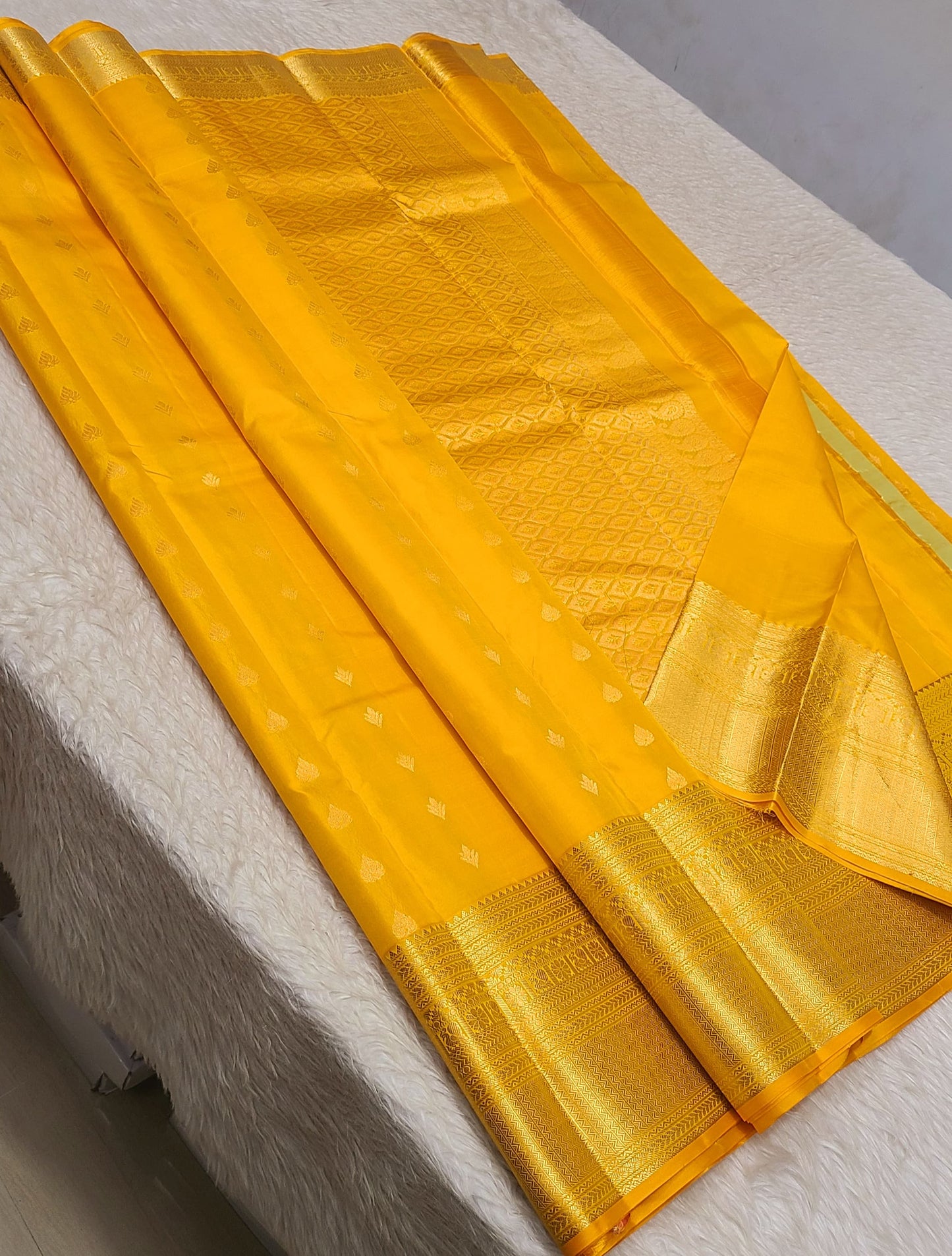 Bhavyamani | 1G zari kanjeevaram saree