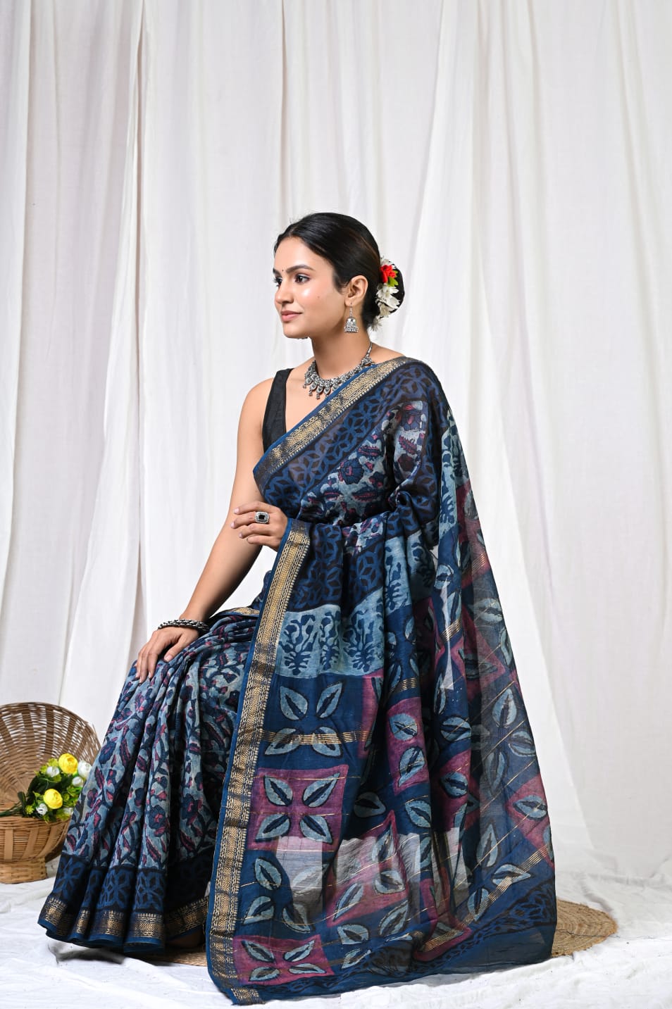 🍁new arrival🍁
Naspal pomegranate print
👌Maheswari silk saree👌
Hand block printed Maheswari silk sarees with blouse
Size- 6.5 with blouse
Quality- silk by silk
Approx weight- 470 gram
👉Pure hand block